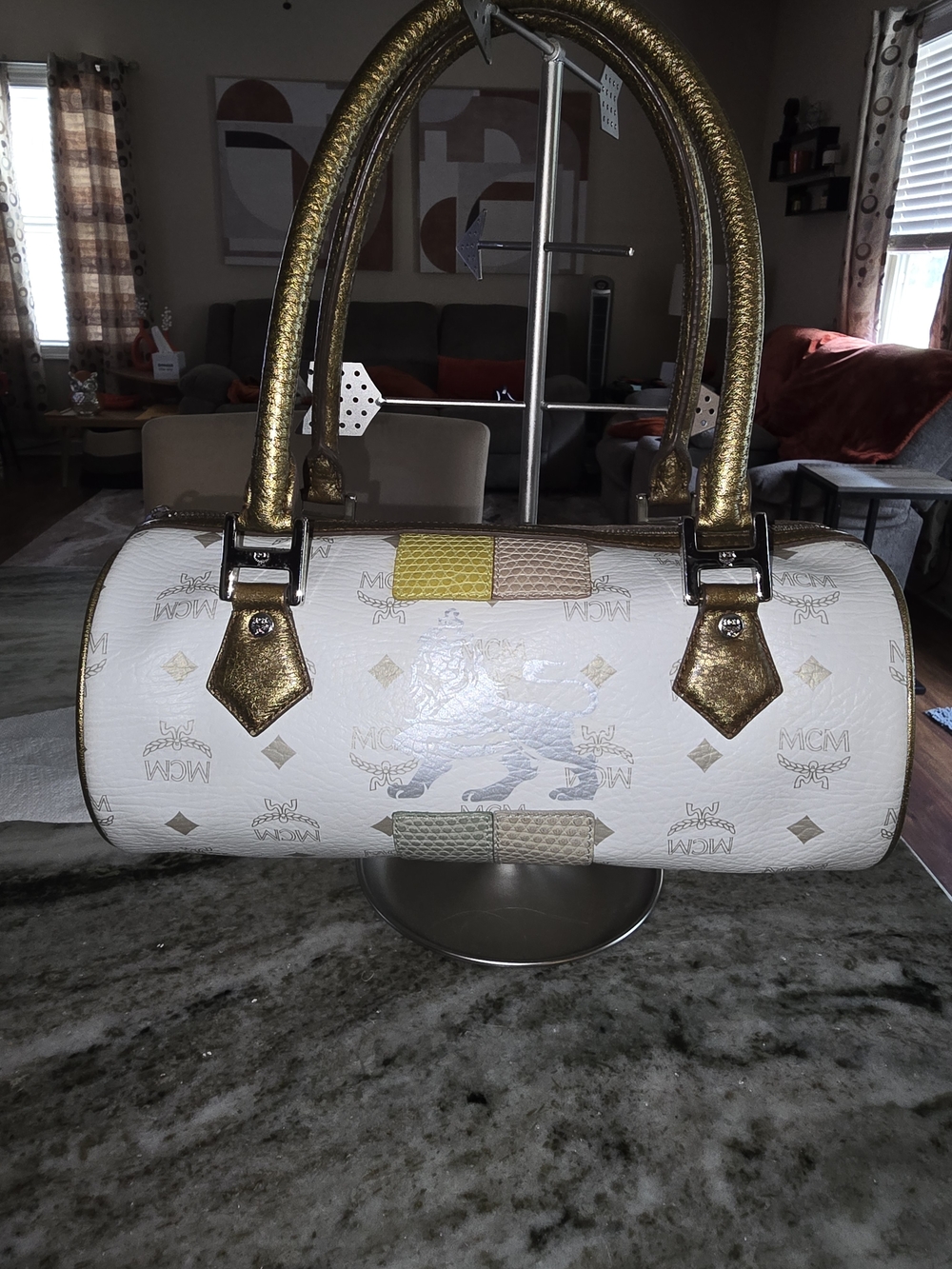 MCM White Barrel Papillon